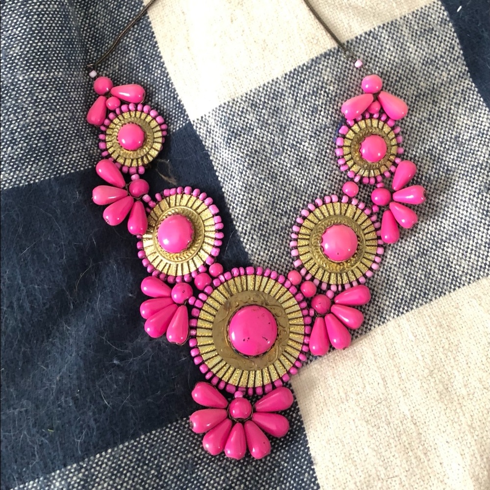 🌷gorgeous pink statement necklace!🌷
